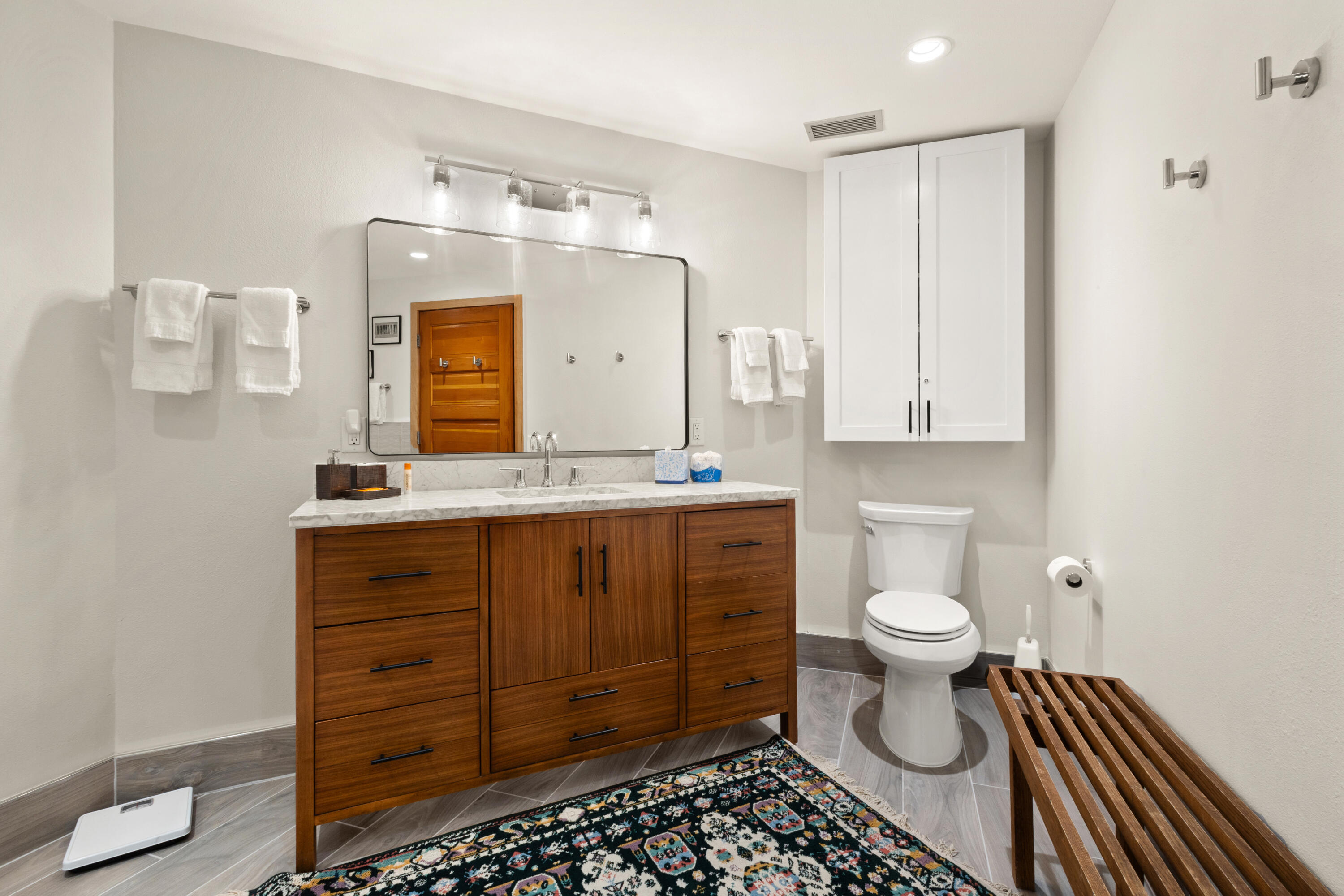 301 S Pine Street, door 219 205
