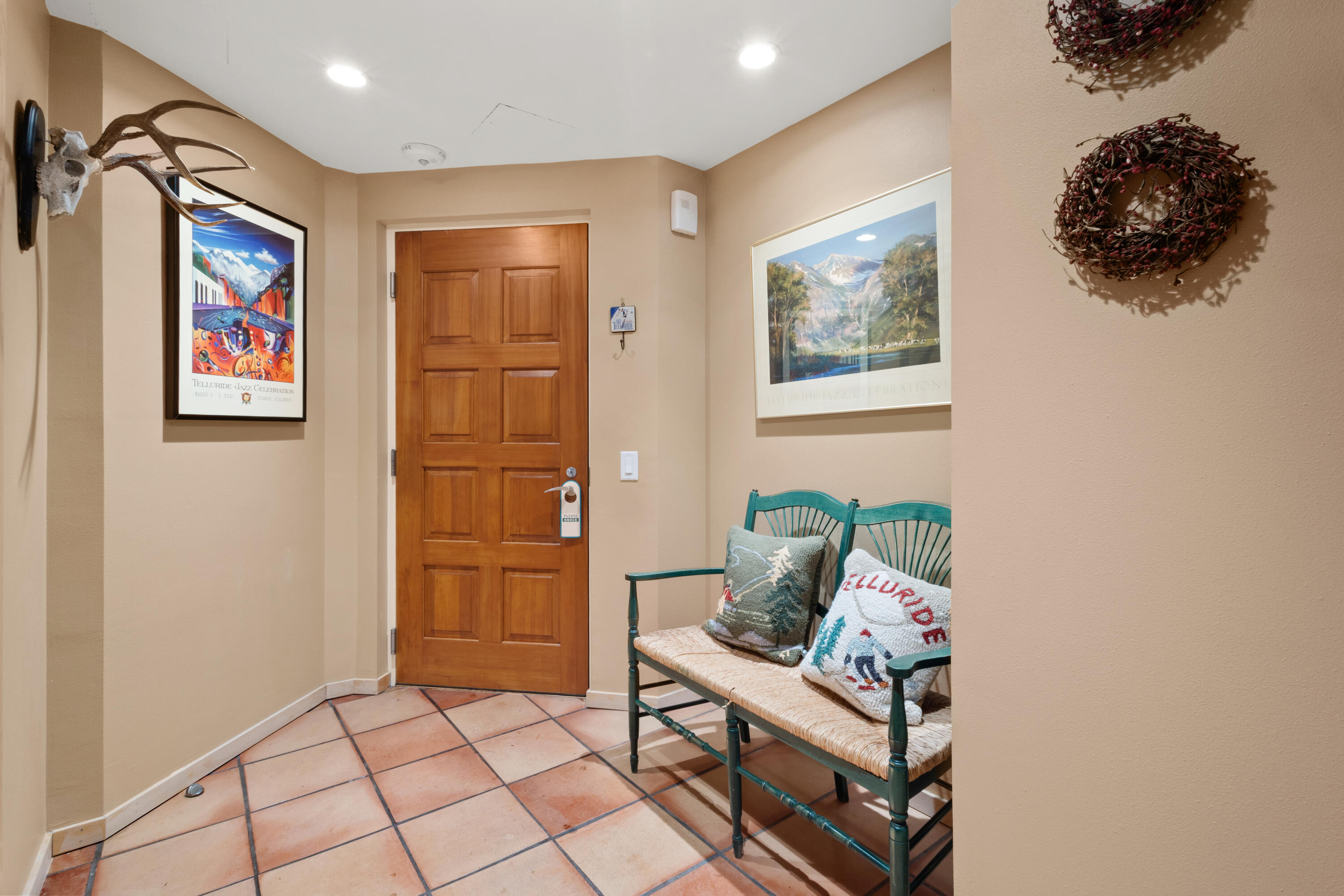 301 S Pine Street, door 219 205