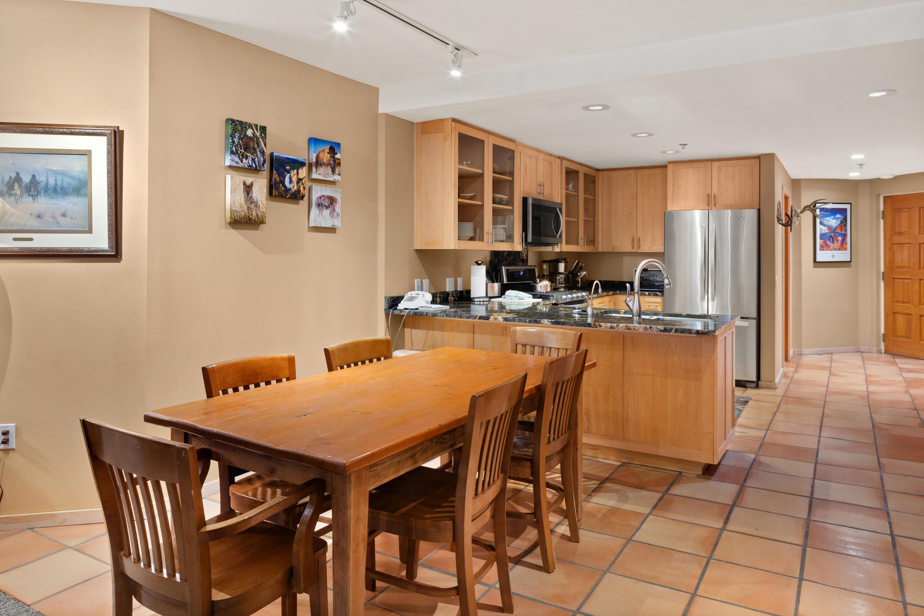301 S Pine Street, door 219 205