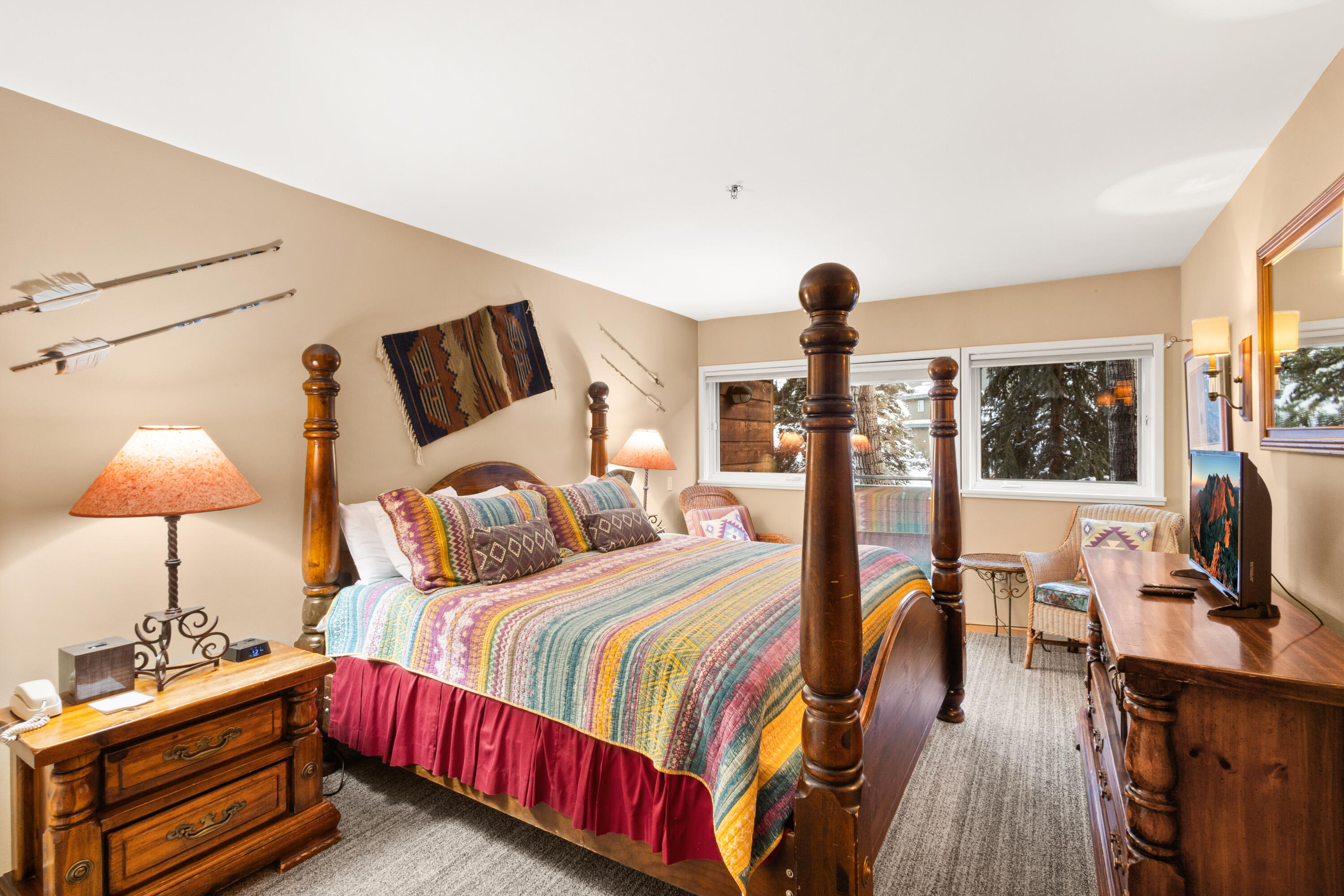 301 S Pine Street, door 219 205