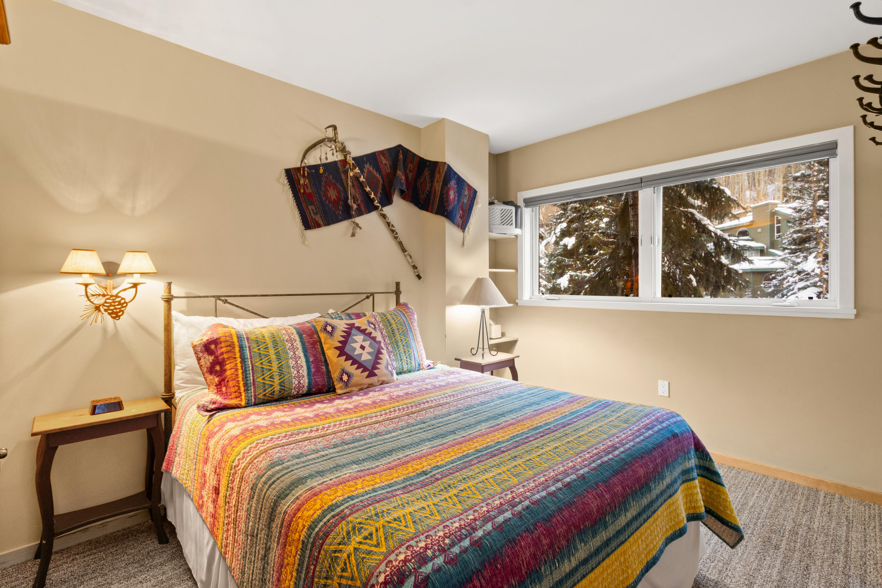 301 S Pine Street, door 219 205