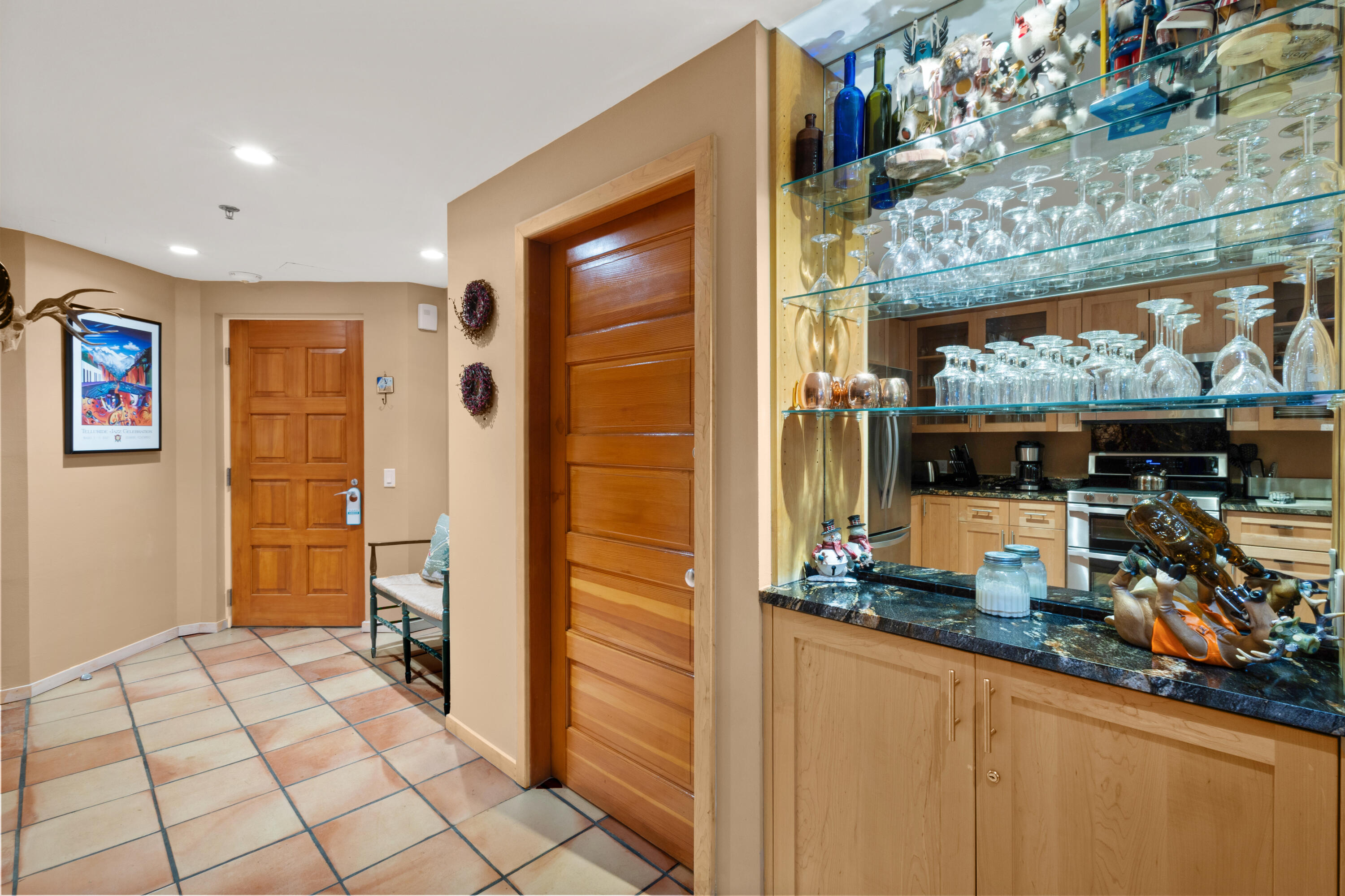 301 S Pine Street, door 219 205