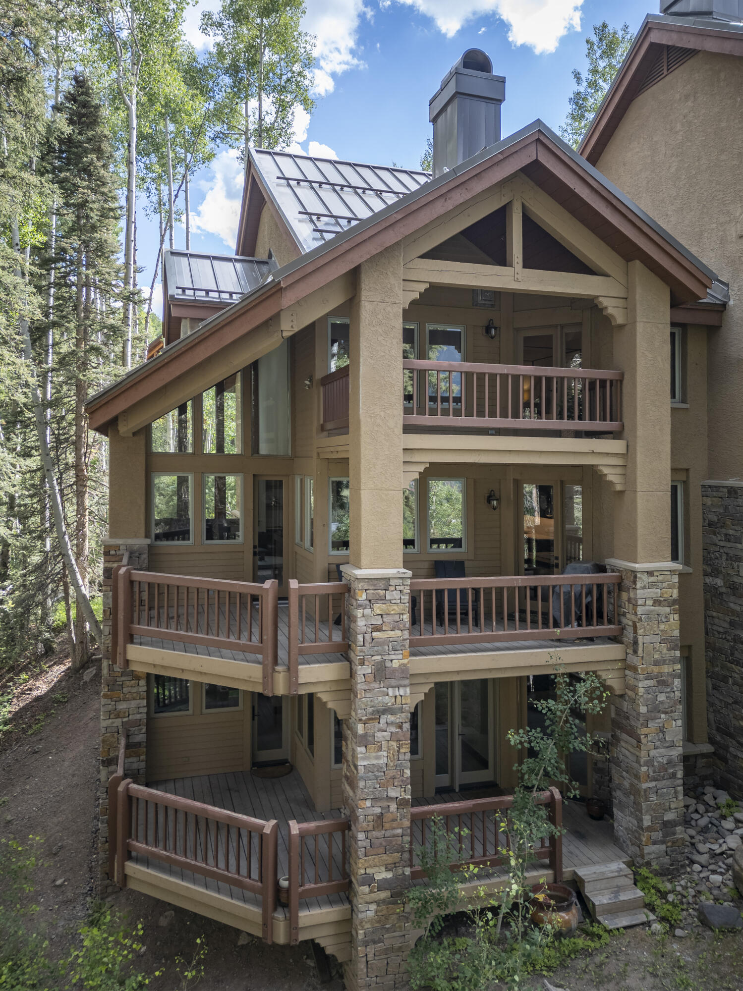 111 San Joaquin Road