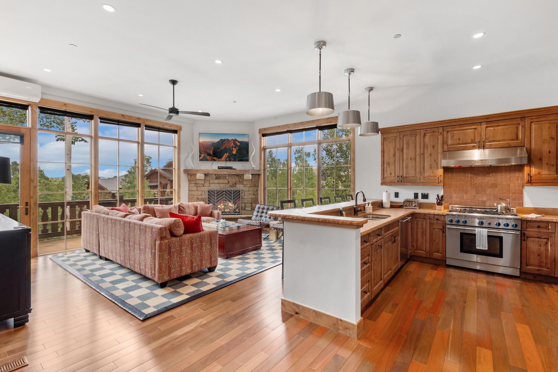 110 Lost Creek Lane