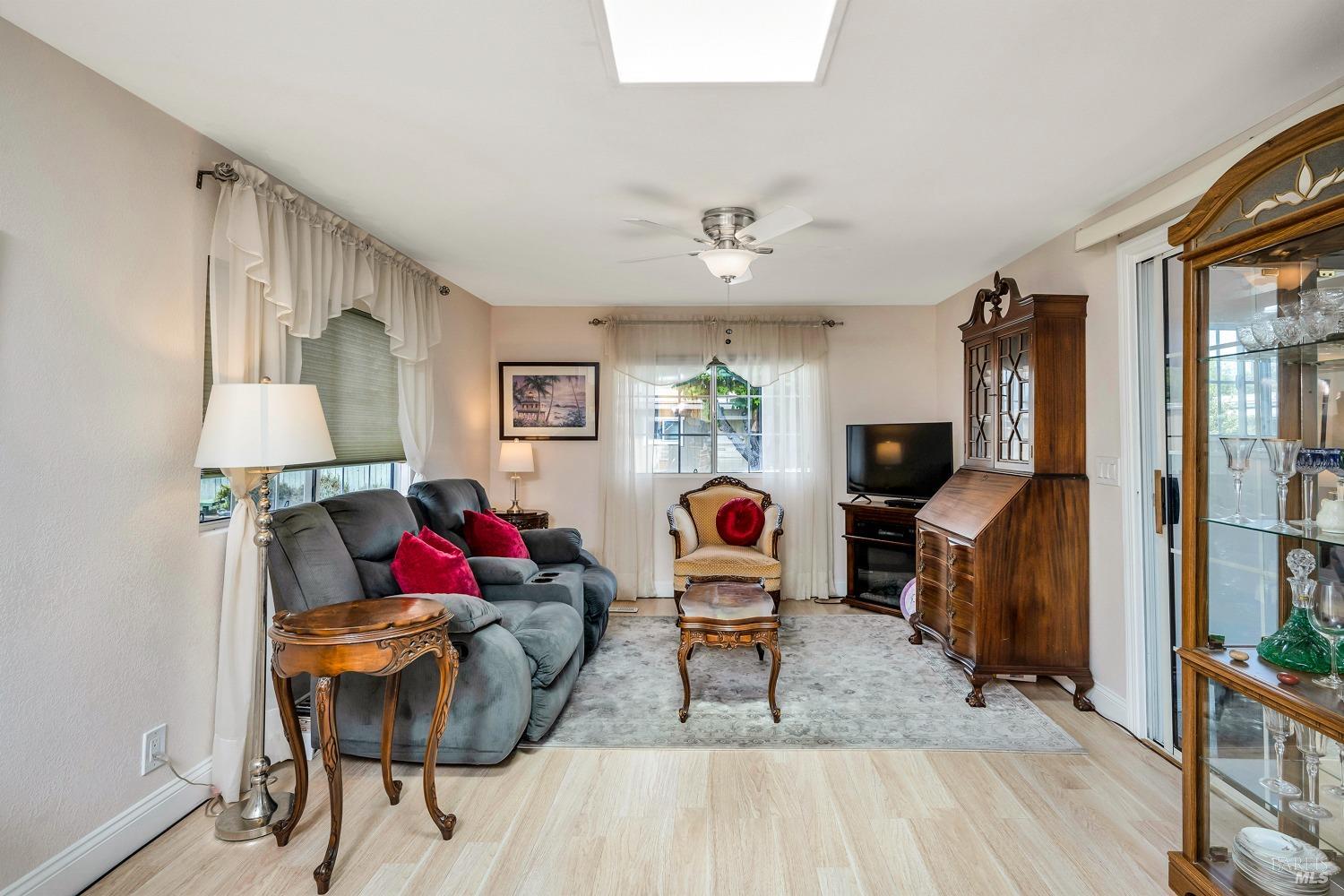 300 Stony Point Rd #423