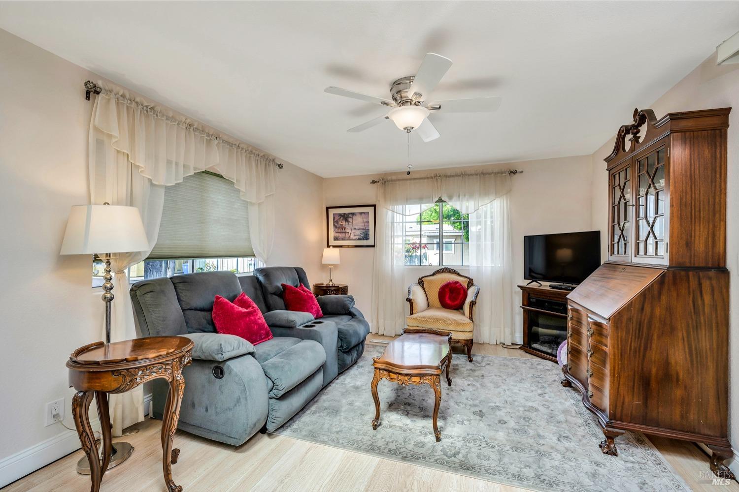 300 Stony Point Rd #423