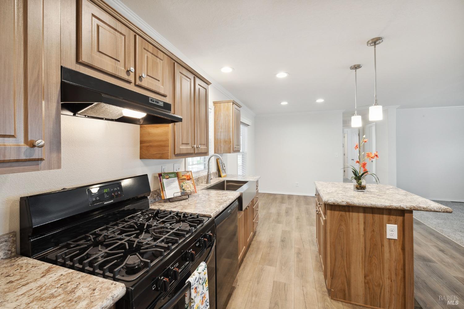 300 Stony Point Rd #508