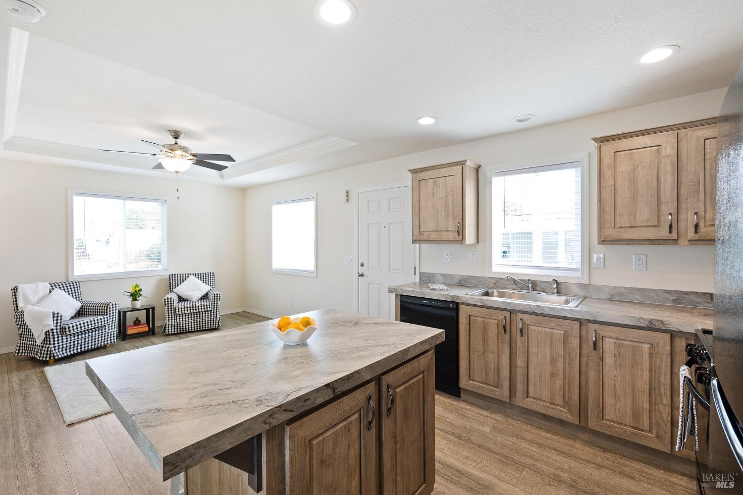 300 Stony Point Rd #425