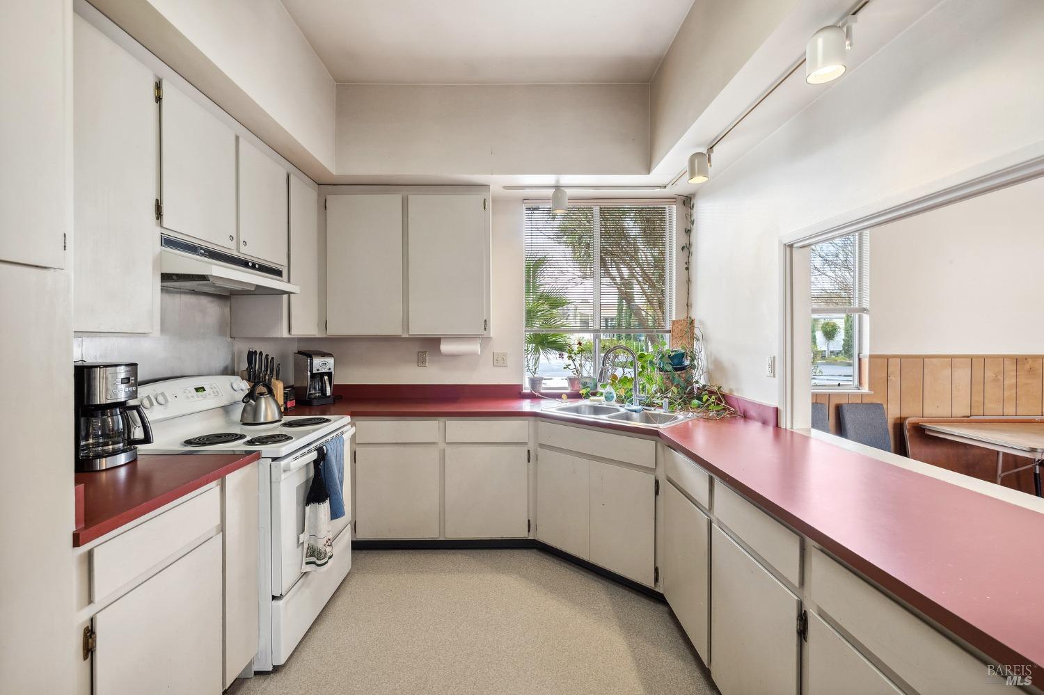 300 Stony Point Rd #425