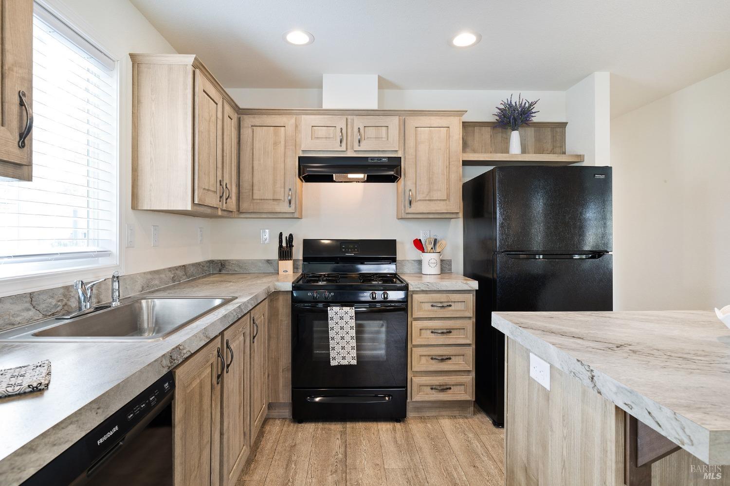 300 Stony Point Rd #425