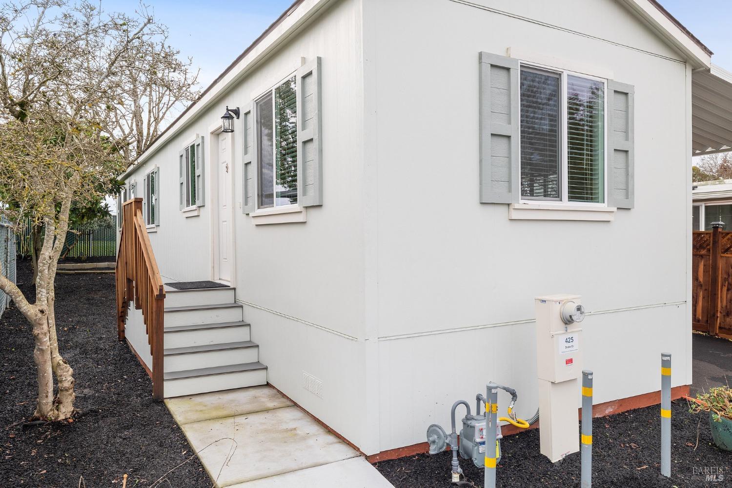 300 Stony Point Rd #425