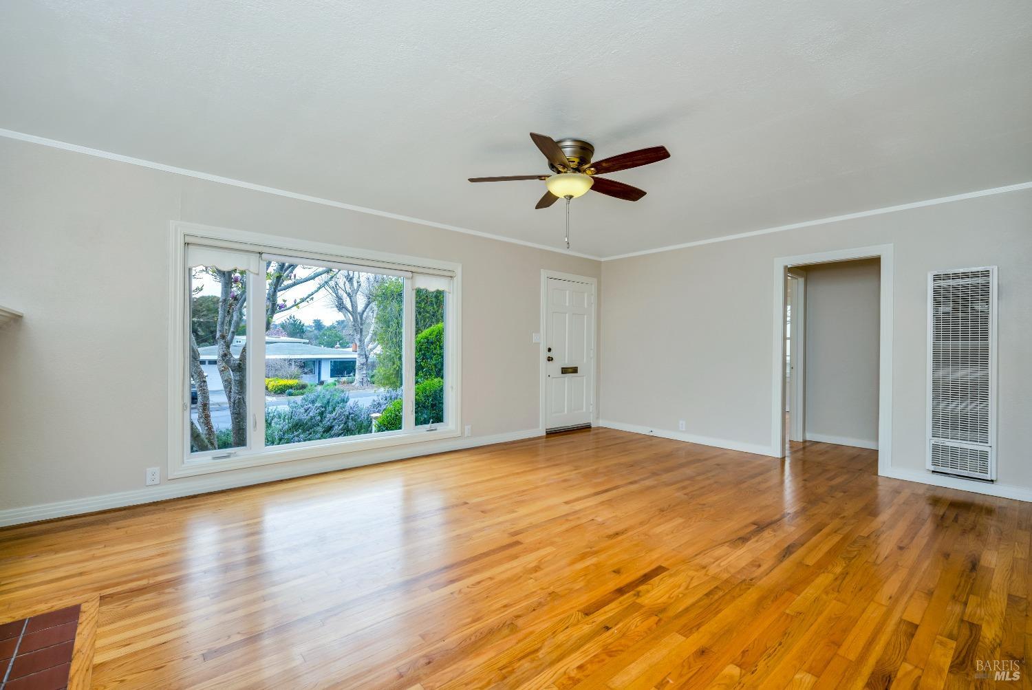 1007 Mountain View Ave