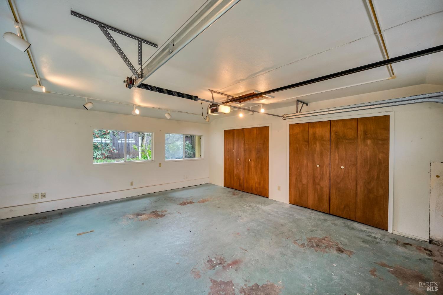 1007 Mountain View Ave