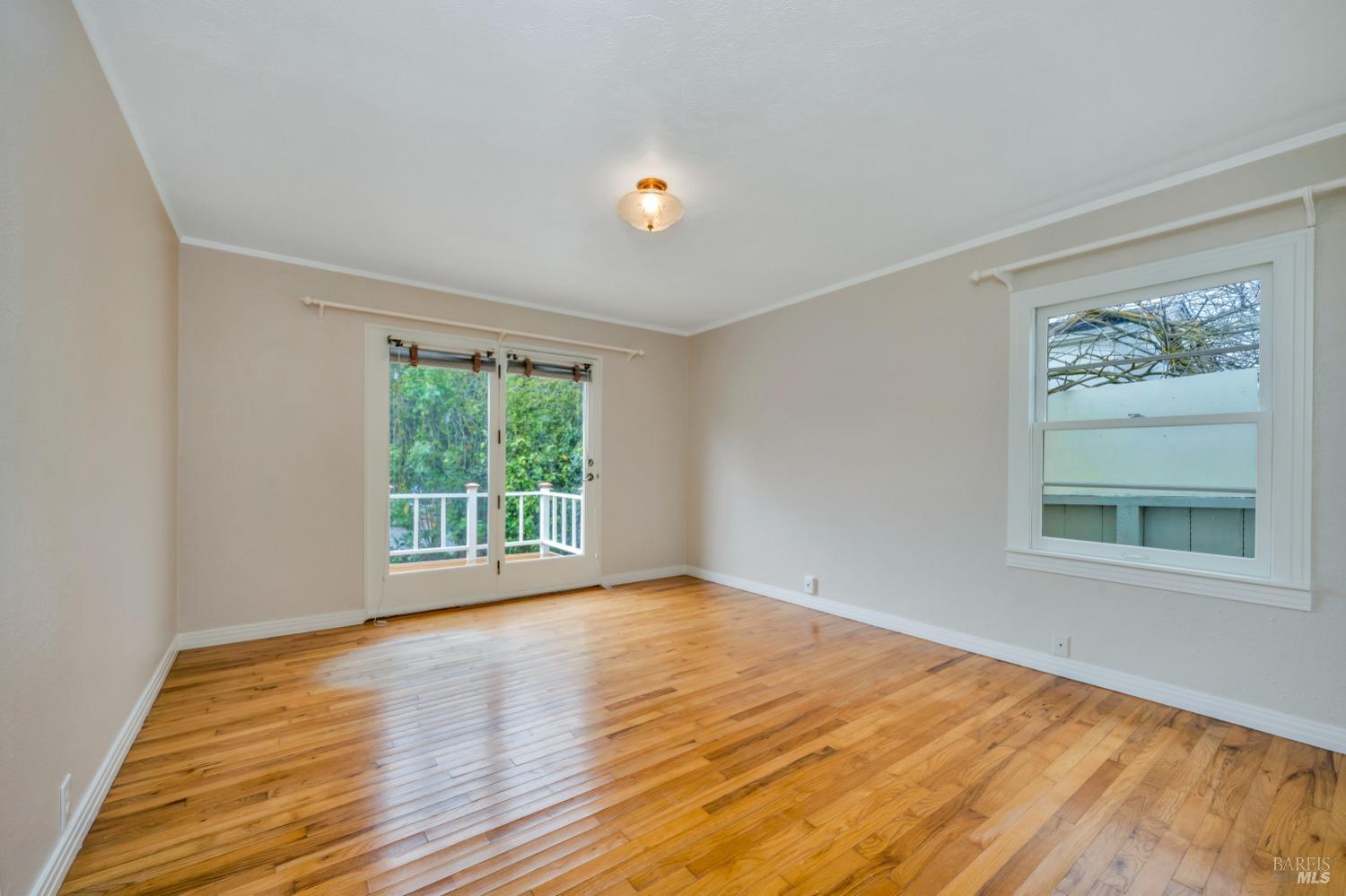 1007 Mountain View Ave