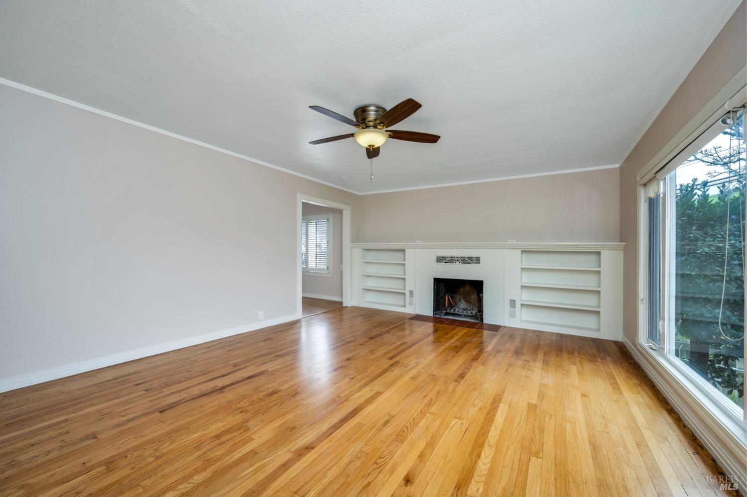 1007 Mountain View Ave