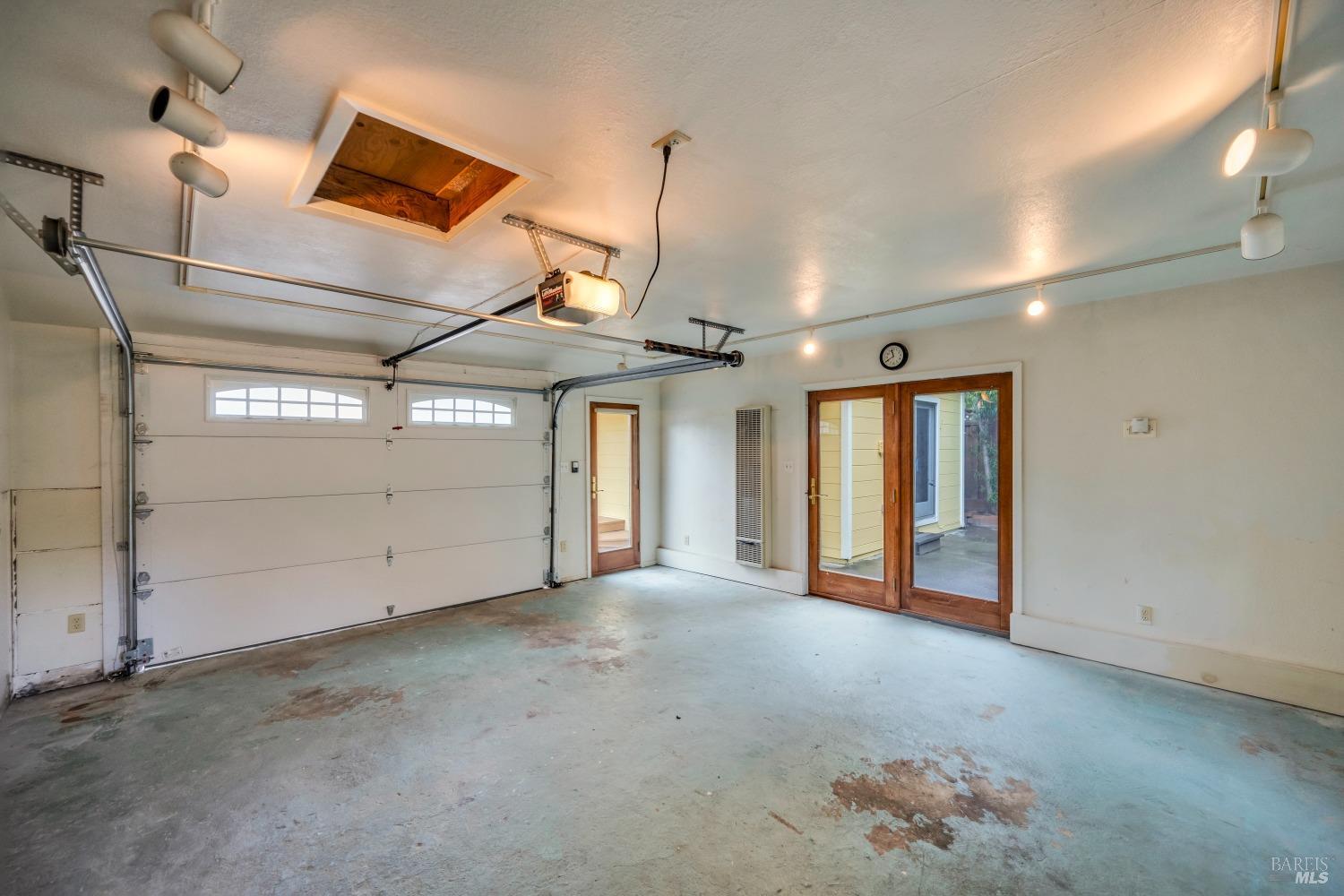 1007 Mountain View Ave