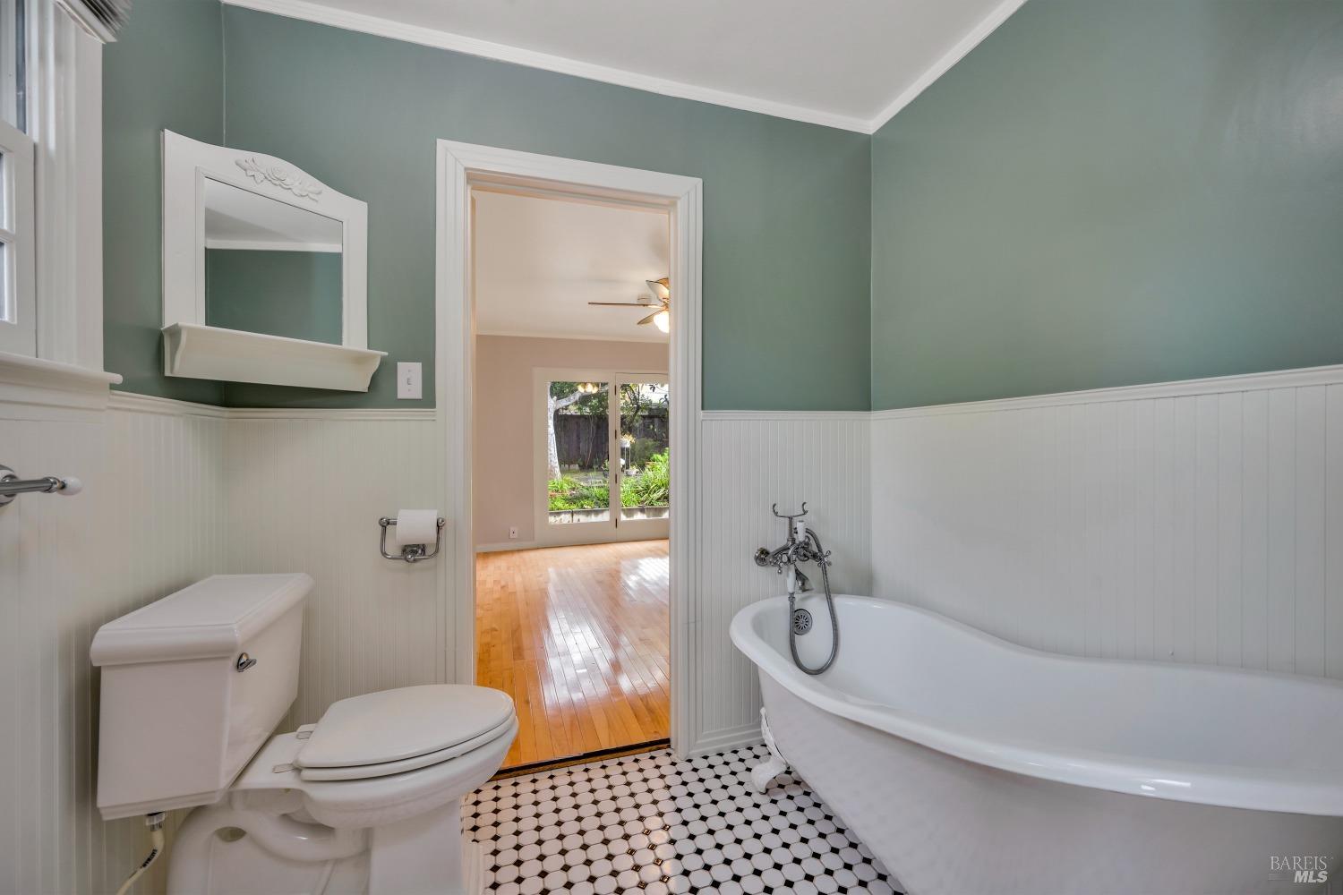 1007 Mountain View Ave