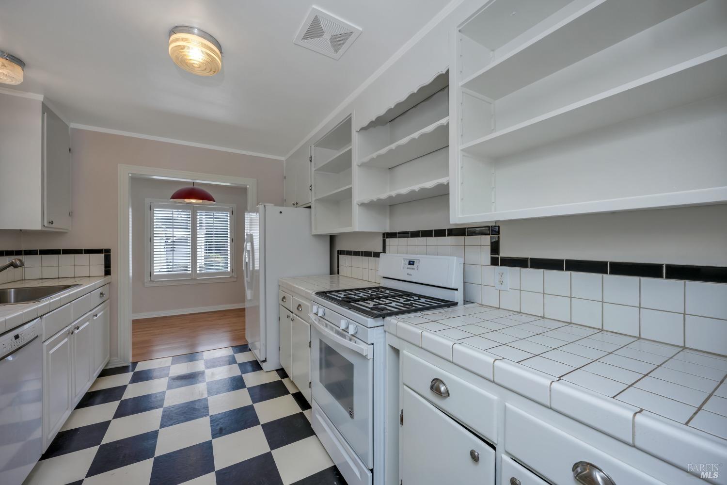 1007 Mountain View Ave