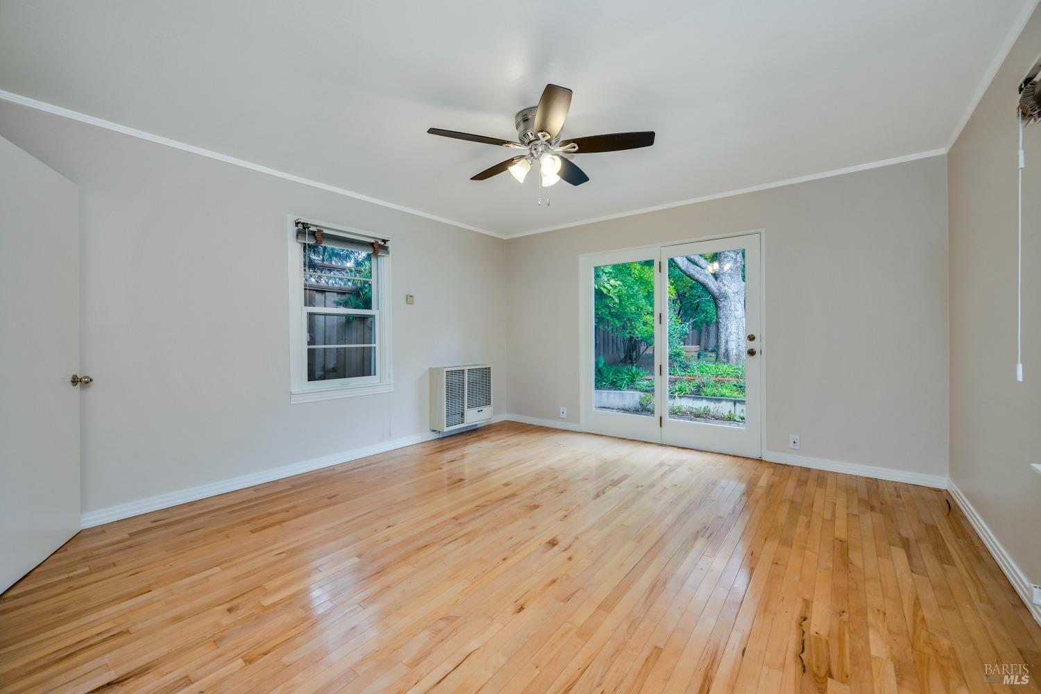 1007 Mountain View Ave