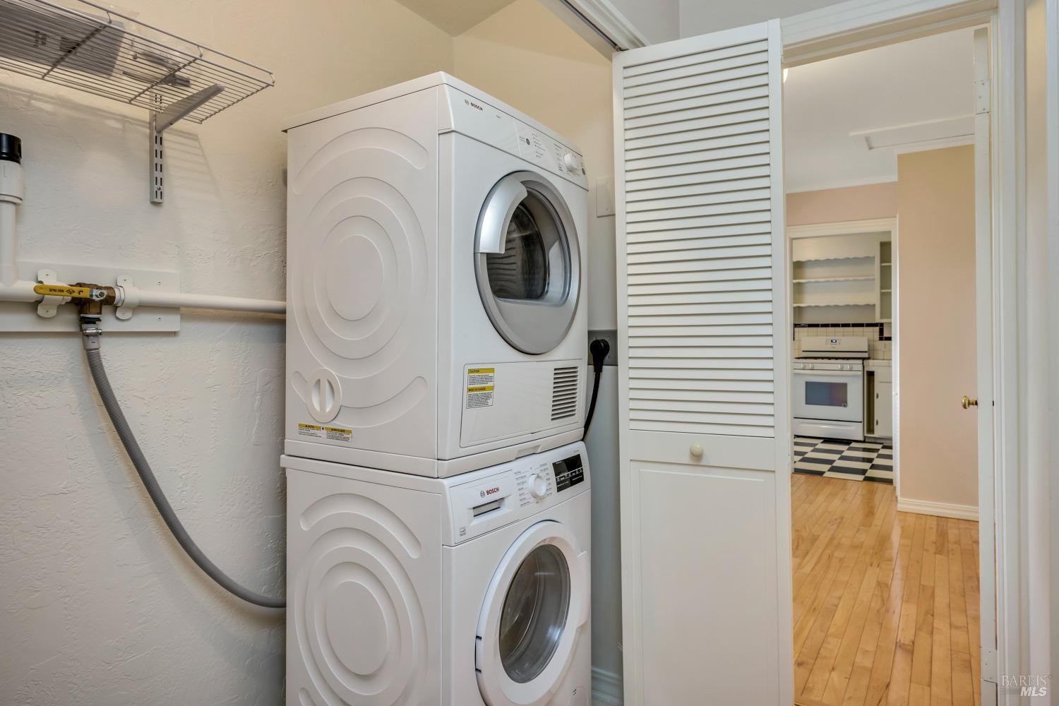 1007 Mountain View Ave