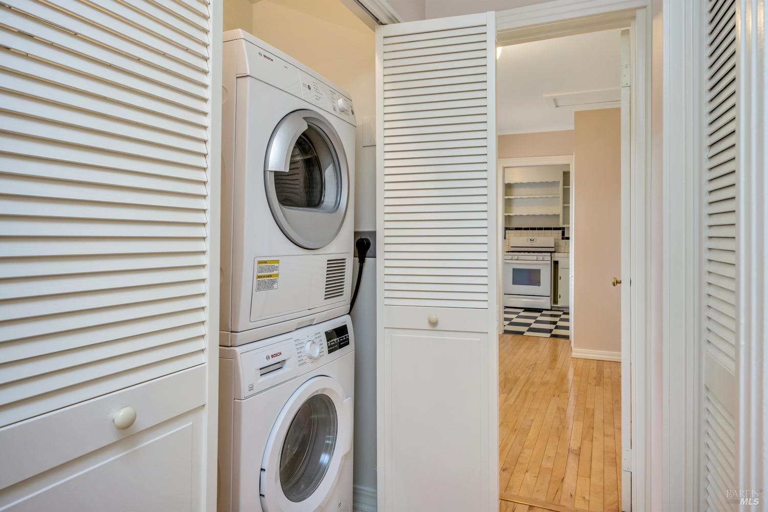 1007 Mountain View Ave