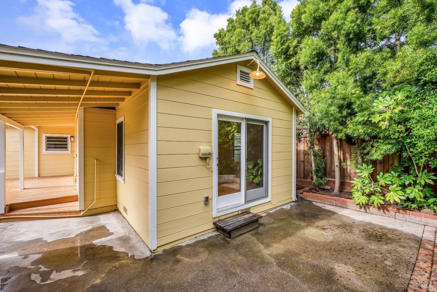 1007 Mountain View Ave