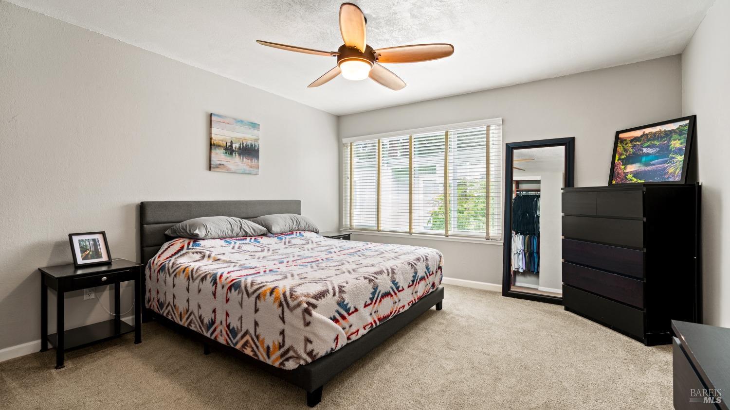 5049 Country Club Dr