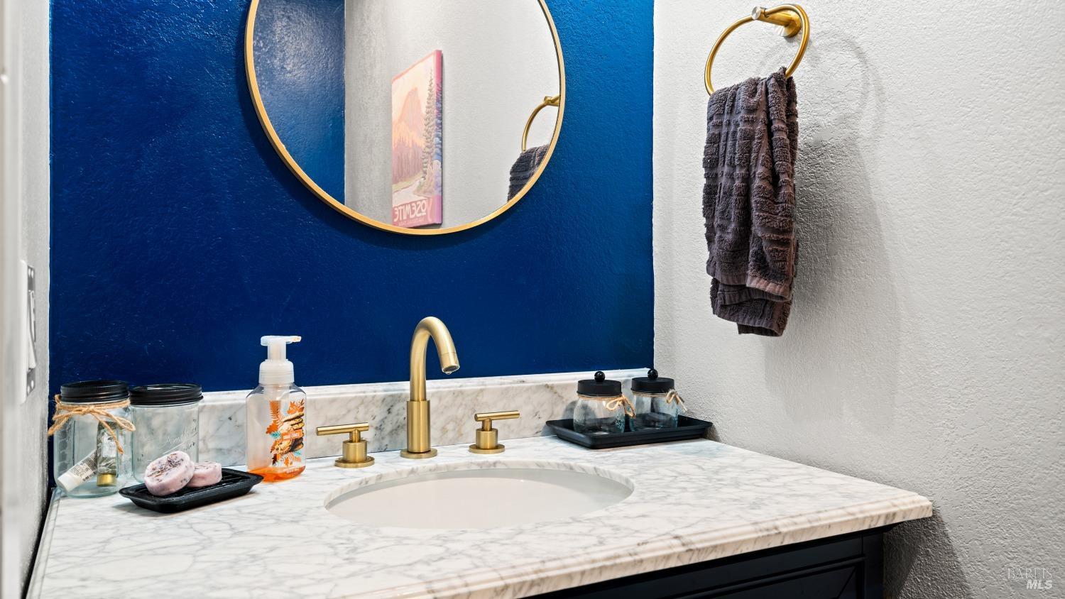 5049 Country Club Dr