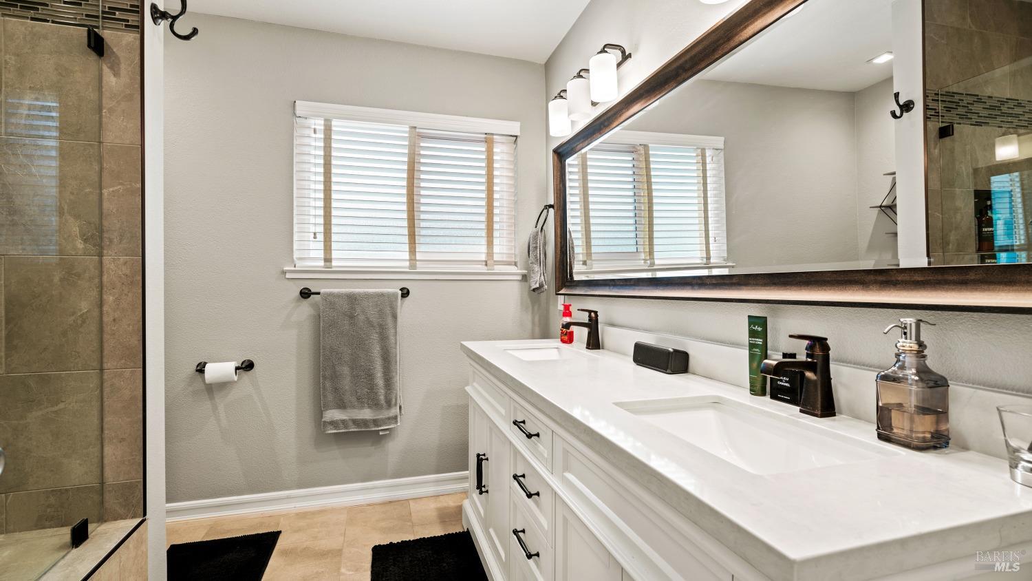 5049 Country Club Dr