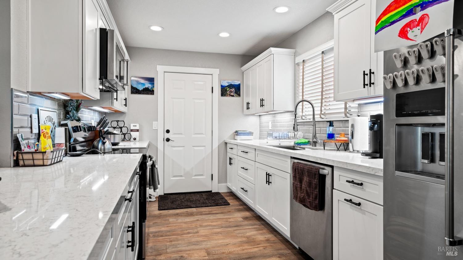 5049 Country Club Dr