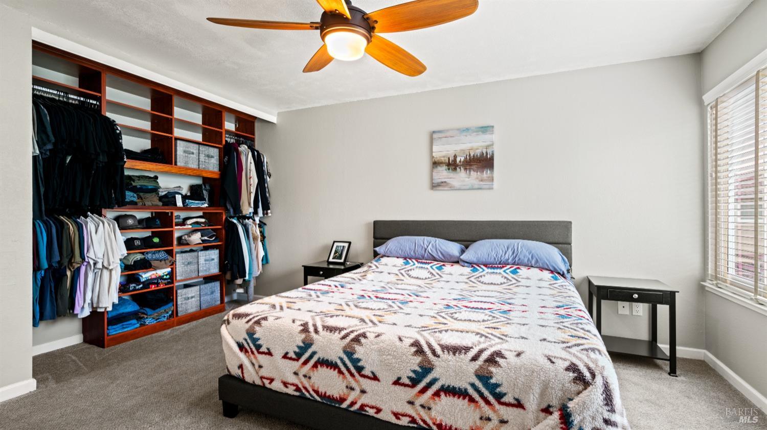 5049 Country Club Dr