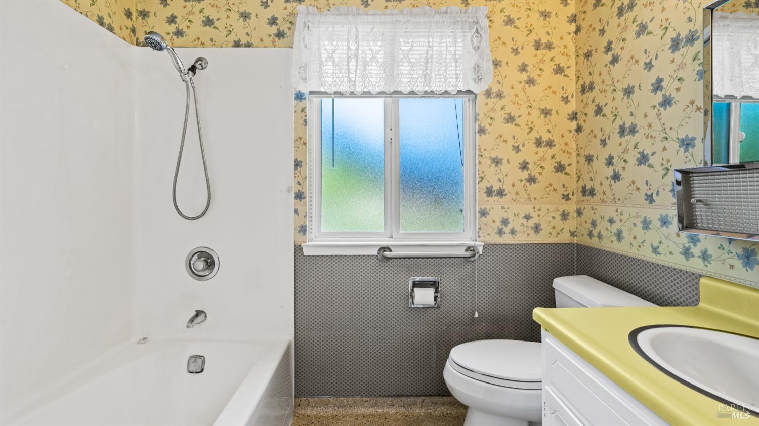 1541 Mountain View Ave