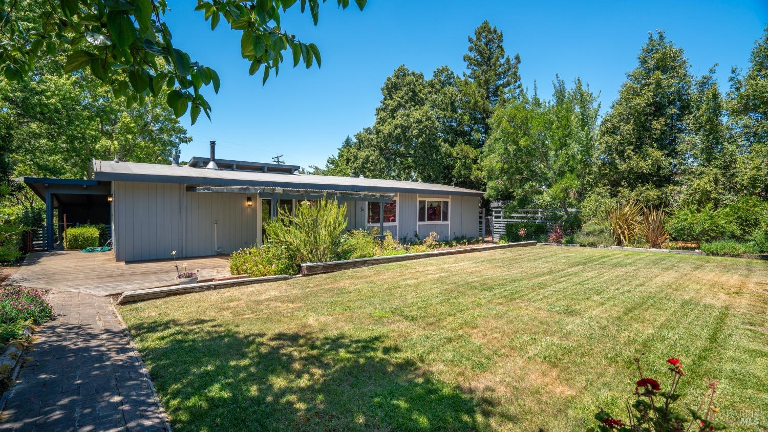 1541 Mountain View Ave