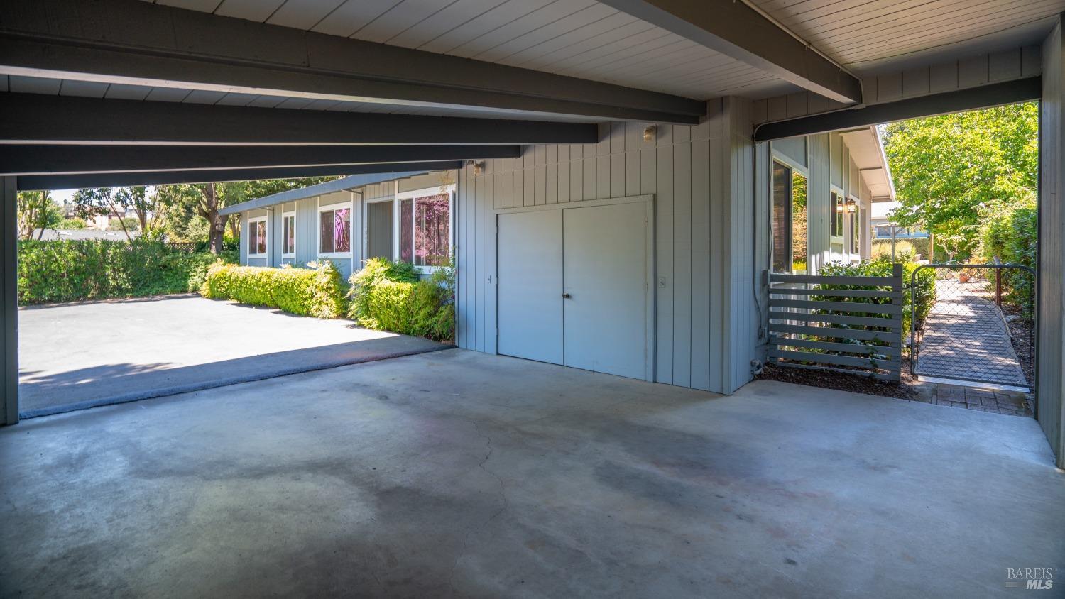 1541 Mountain View Ave