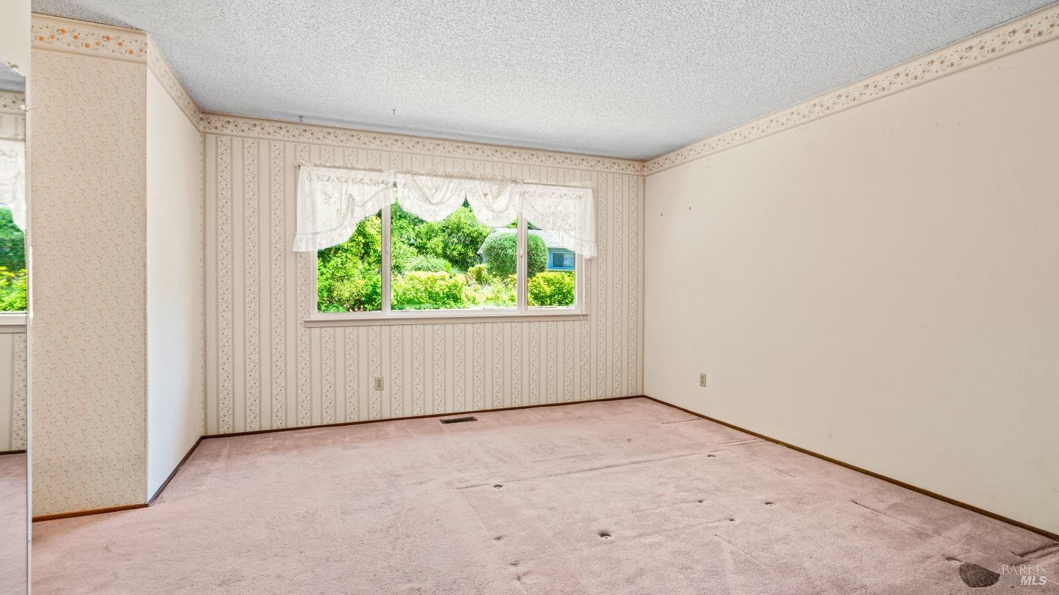 1541 Mountain View Ave