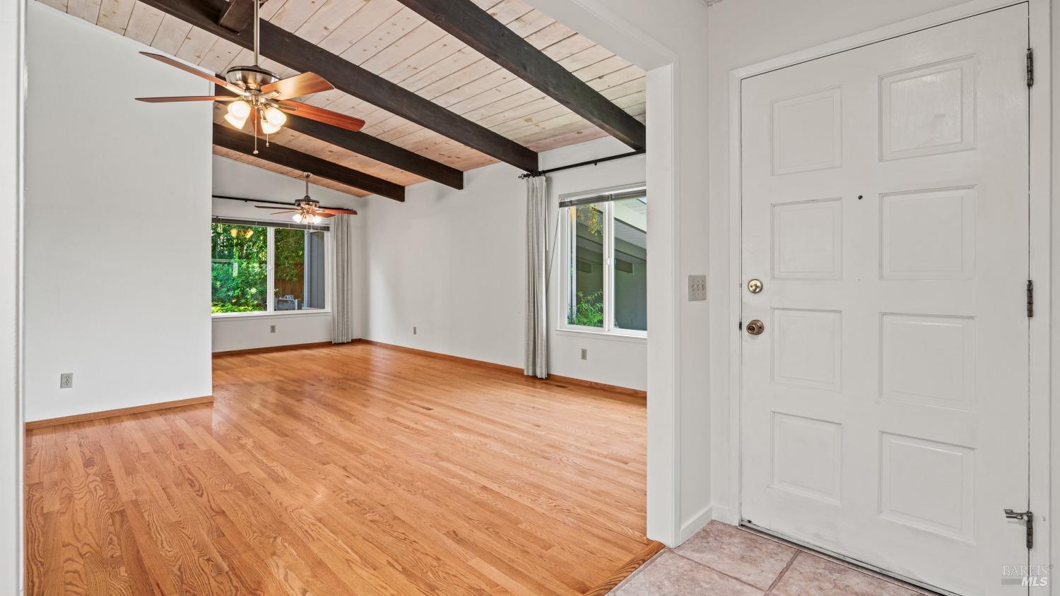 1541 Mountain View Ave