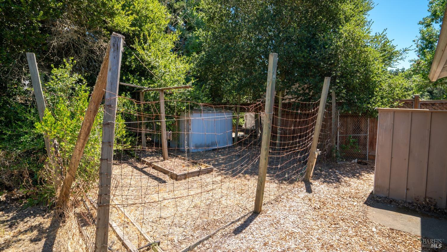 1541 Mountain View Ave