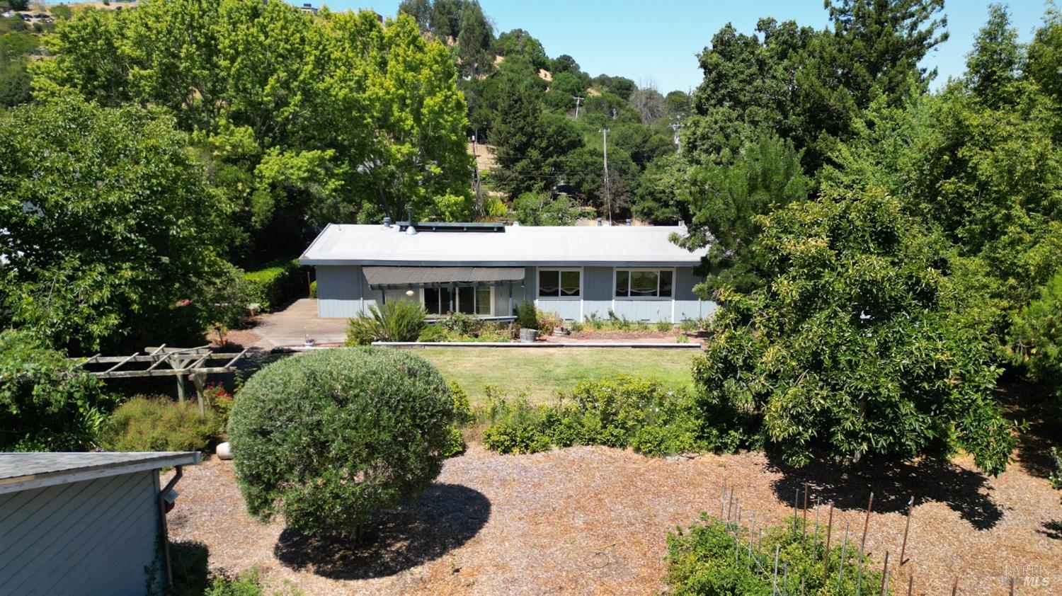 1541 Mountain View Ave