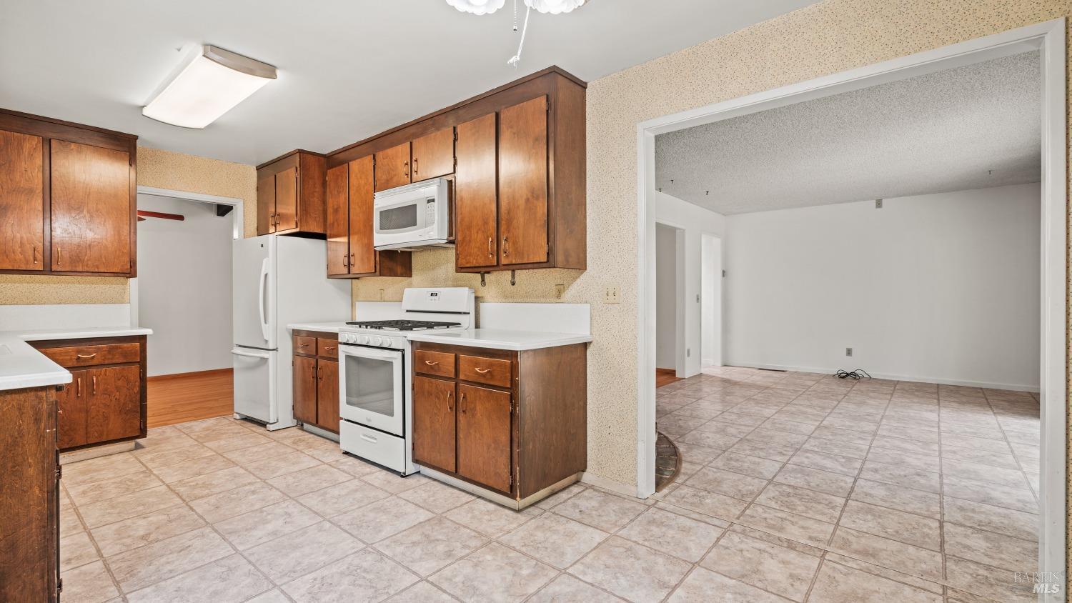 1541 Mountain View Ave