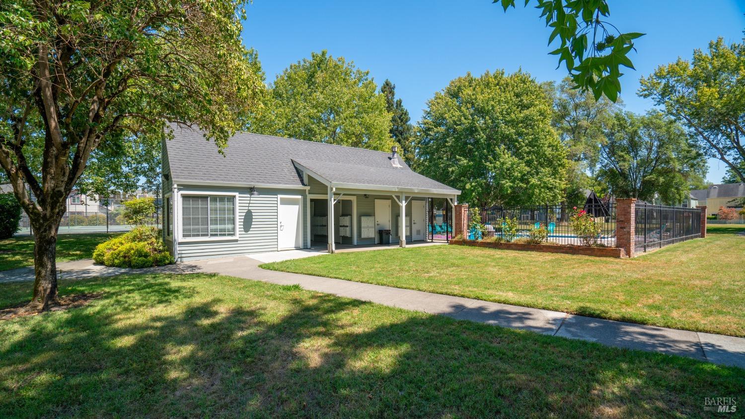 8222 Windmill Farms Dr