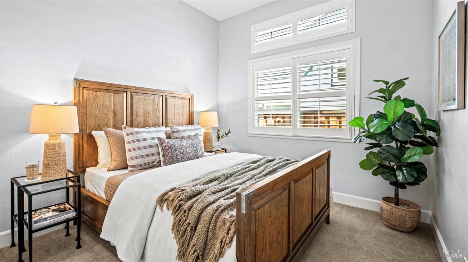 1013 Via Elisabetta Ct