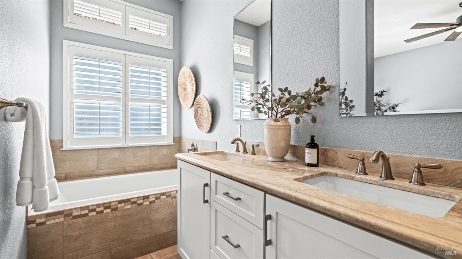 1013 Via Elisabetta Ct