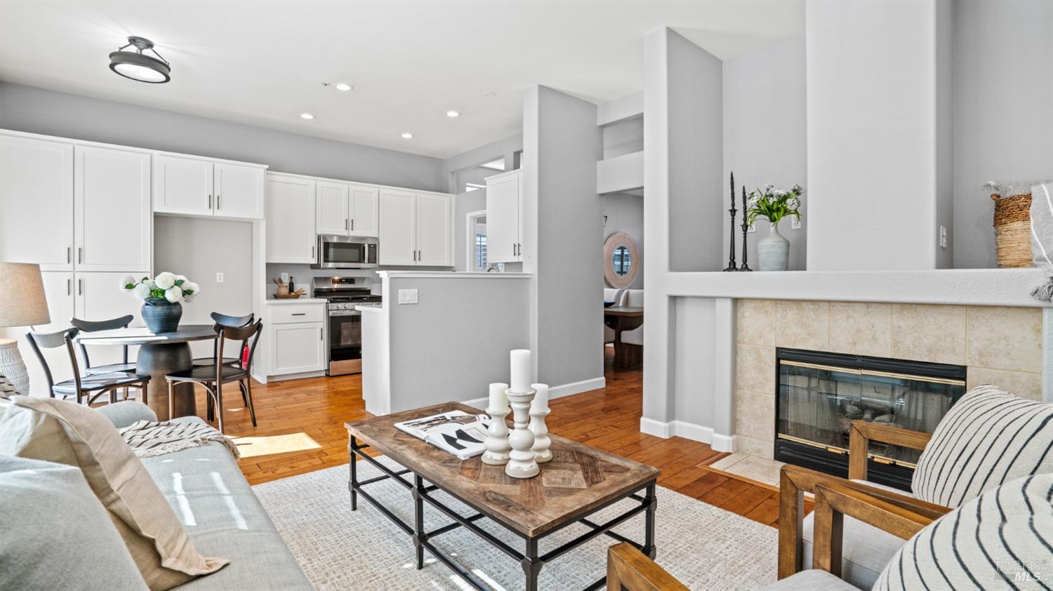 1013 Via Elisabetta Ct