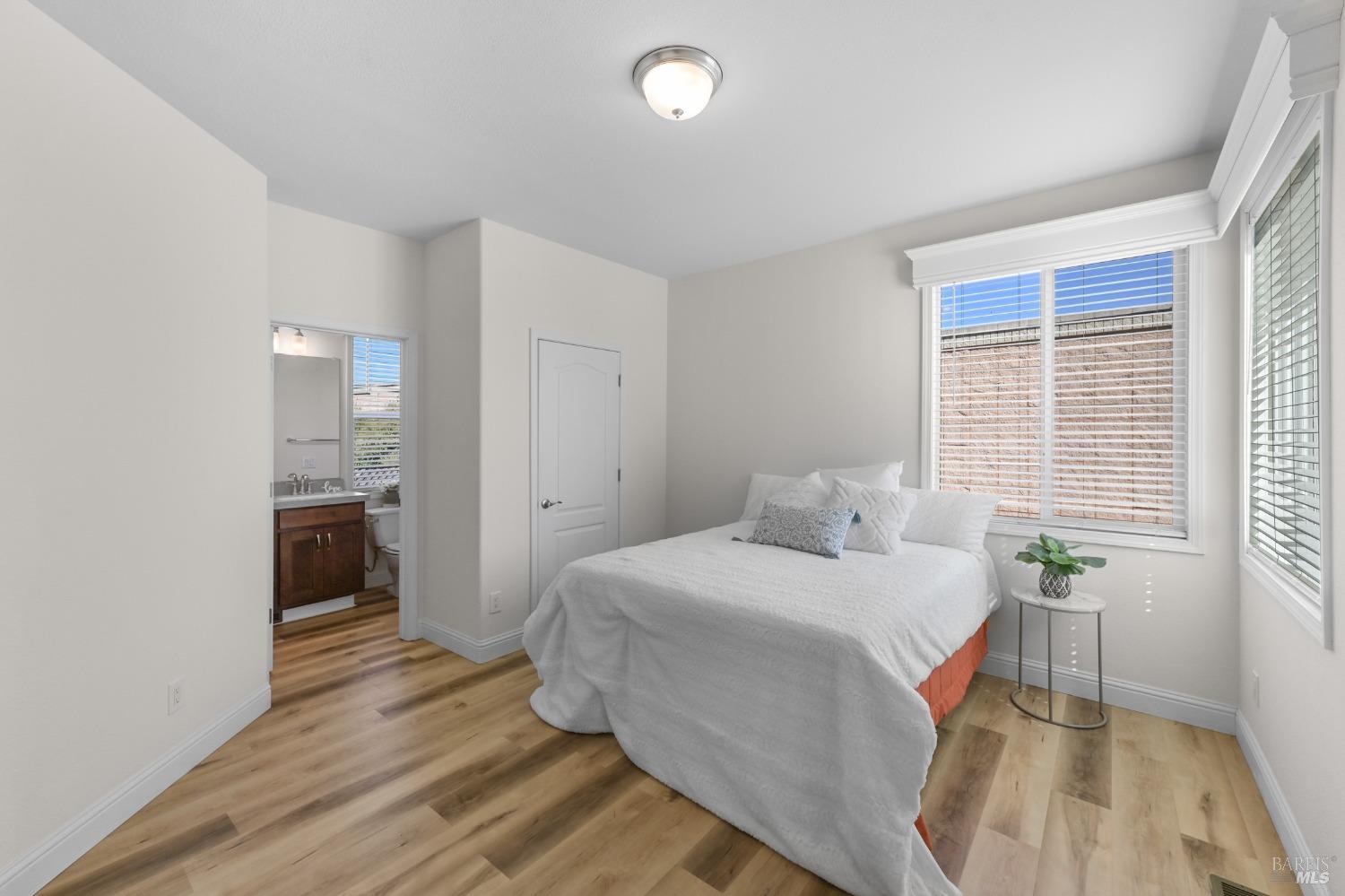 300 Stony Point Rd #253