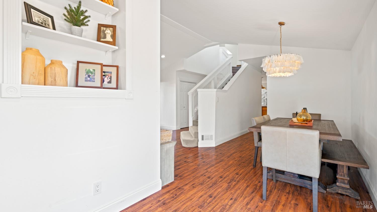 910 Mountain View Ave