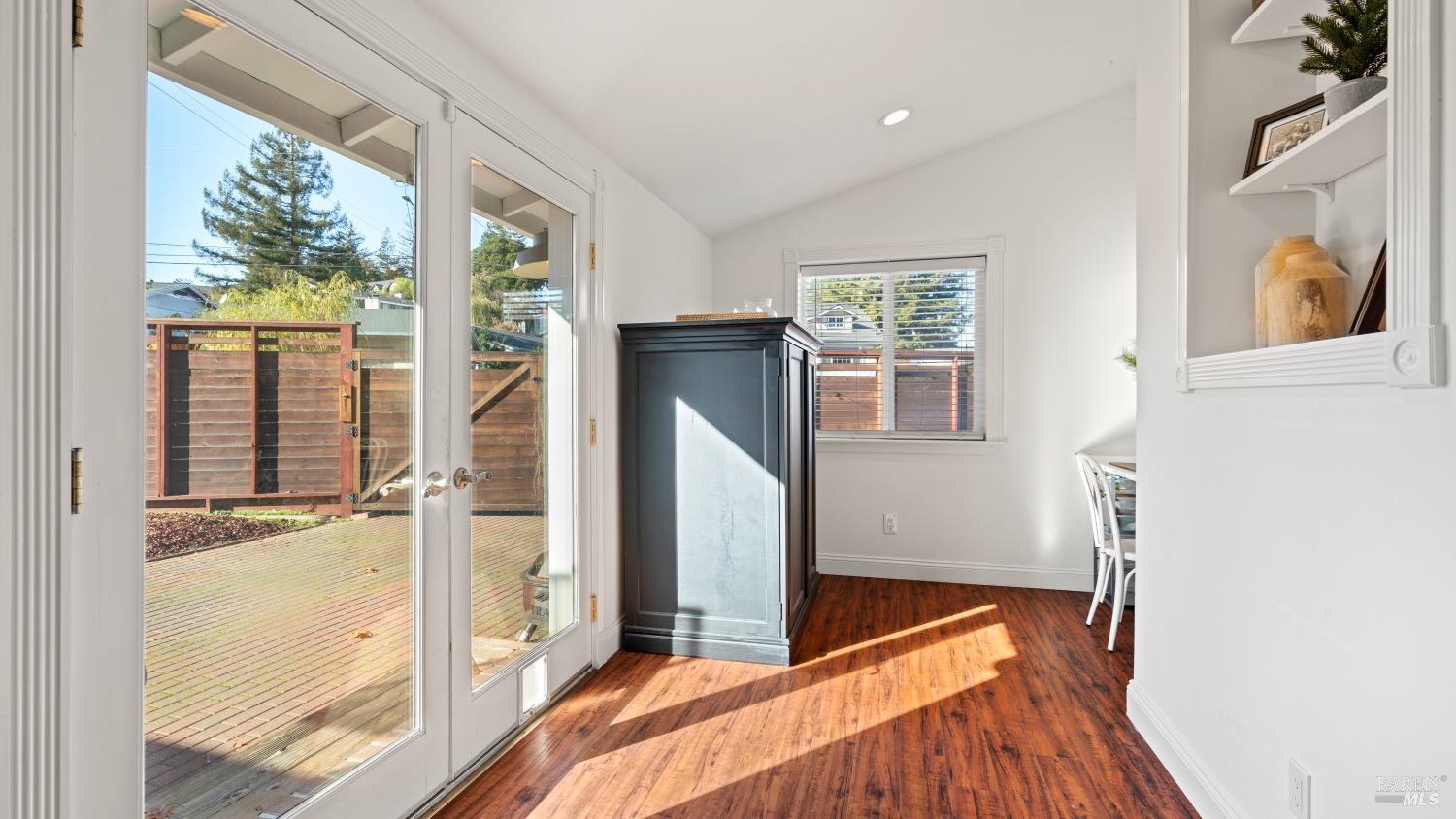 910 Mountain View Ave