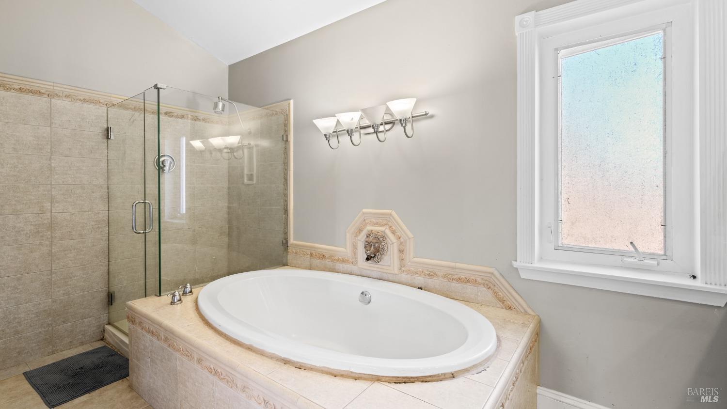 910 Mountain View Ave