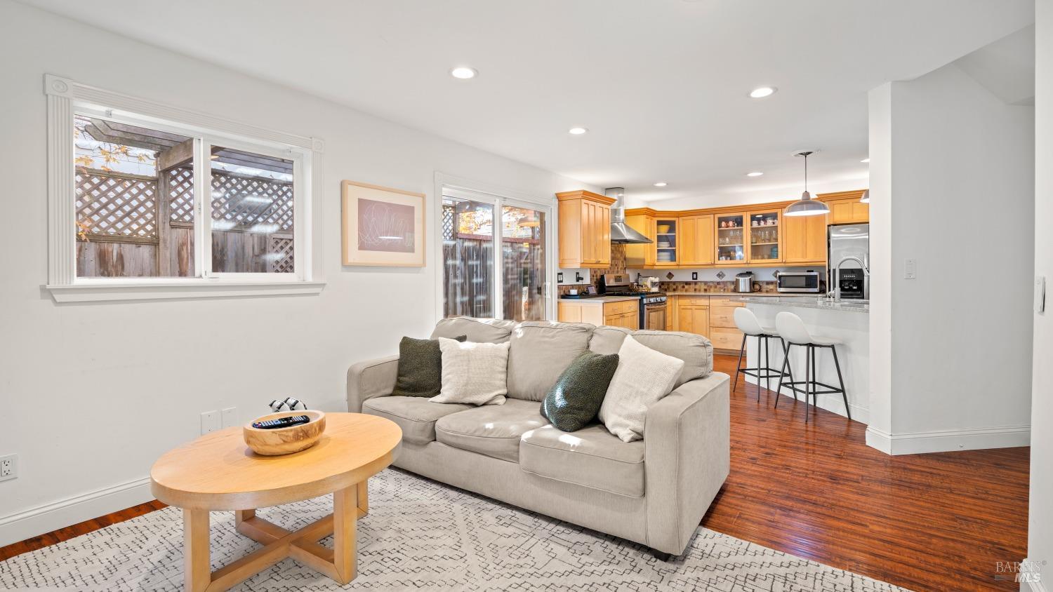 910 Mountain View Ave