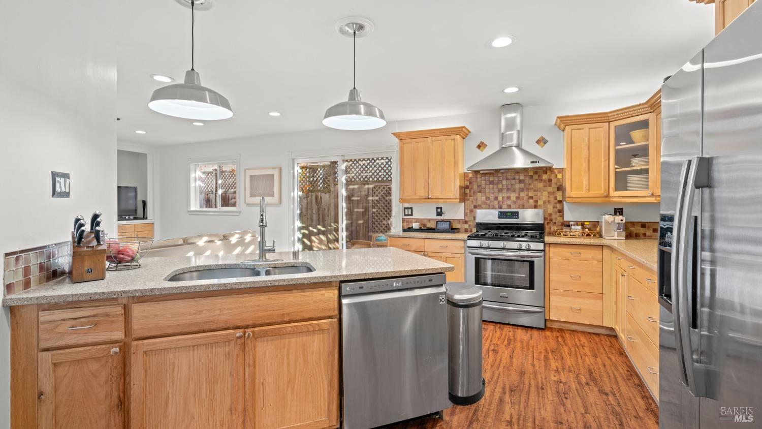 910 Mountain View Ave