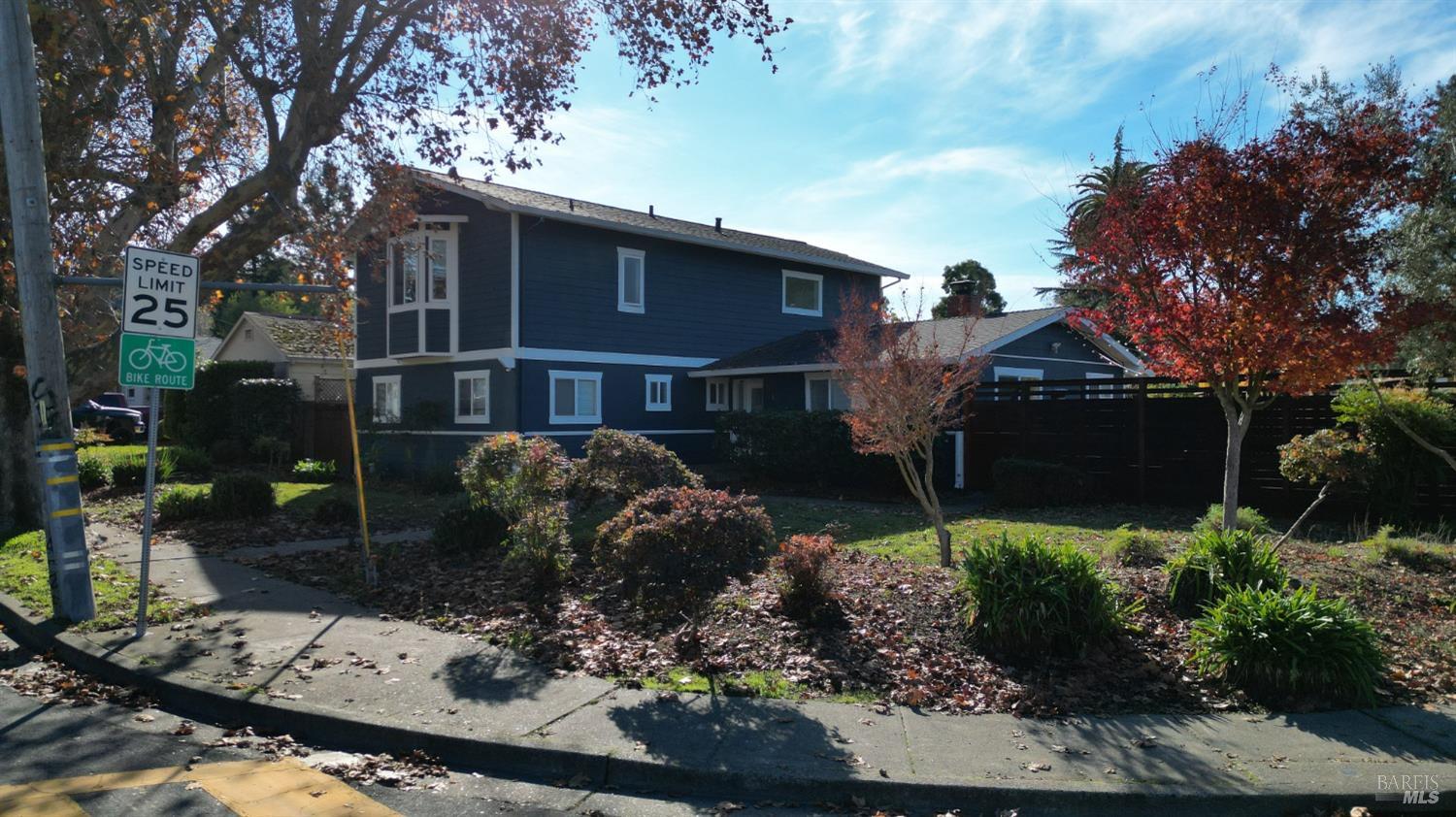 910 Mountain View Ave